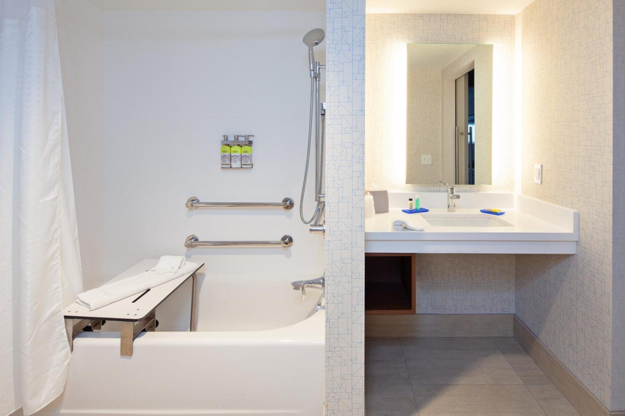 Holiday Inn Express Hotel & Suites Ventura Harbor By Ihg Exteriör bild