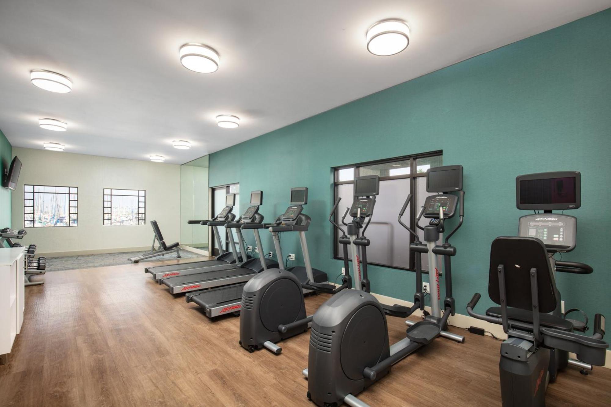 Holiday Inn Express Hotel & Suites Ventura Harbor By Ihg Exteriör bild