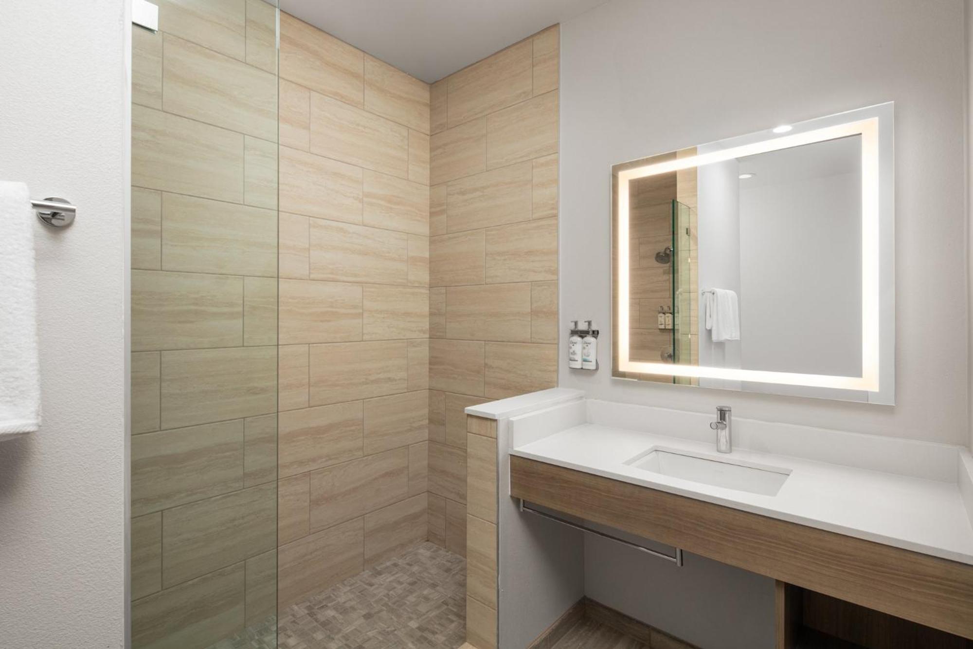 Holiday Inn Express Hotel & Suites Ventura Harbor By Ihg Exteriör bild