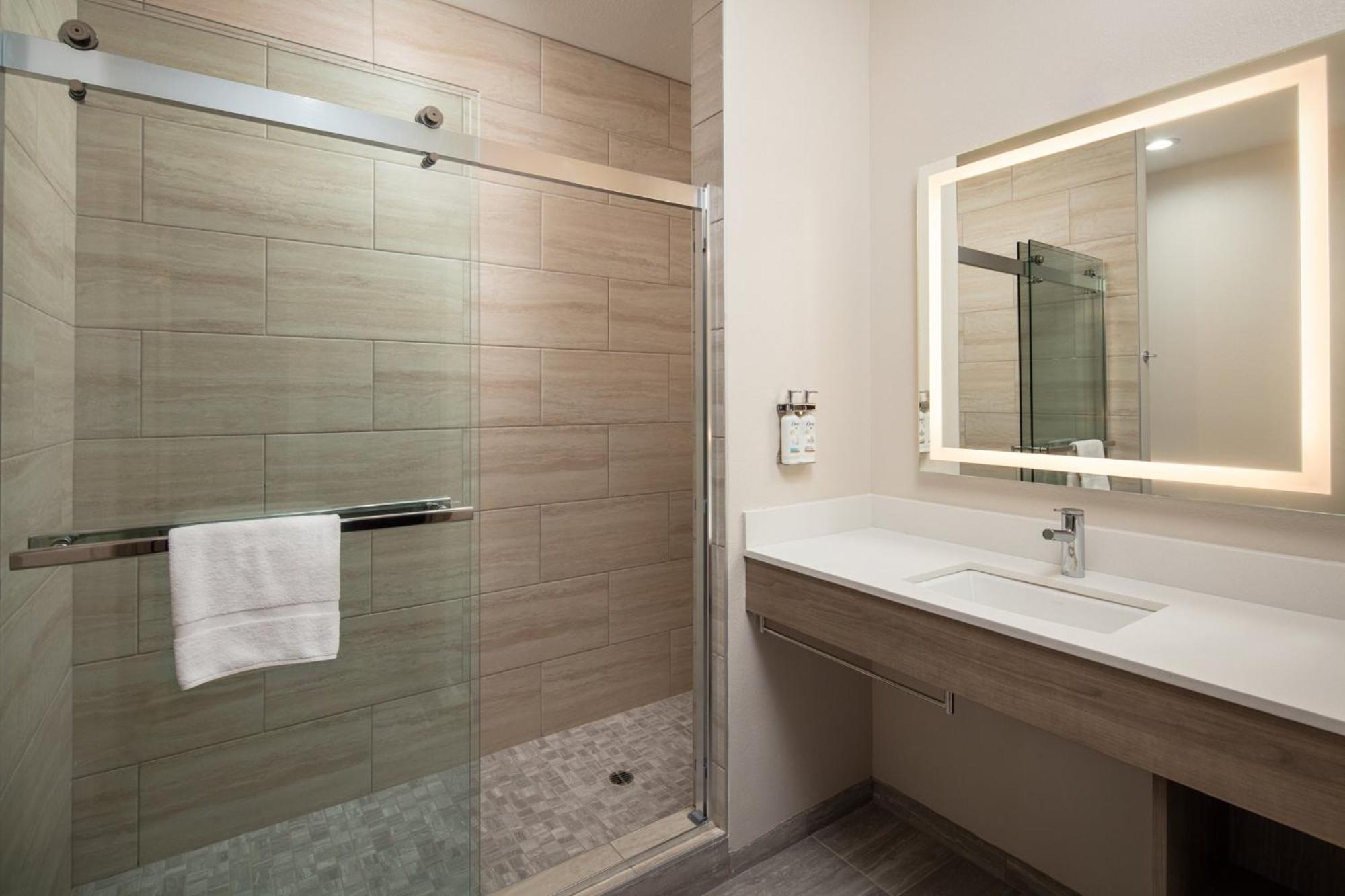 Holiday Inn Express Hotel & Suites Ventura Harbor By Ihg Exteriör bild