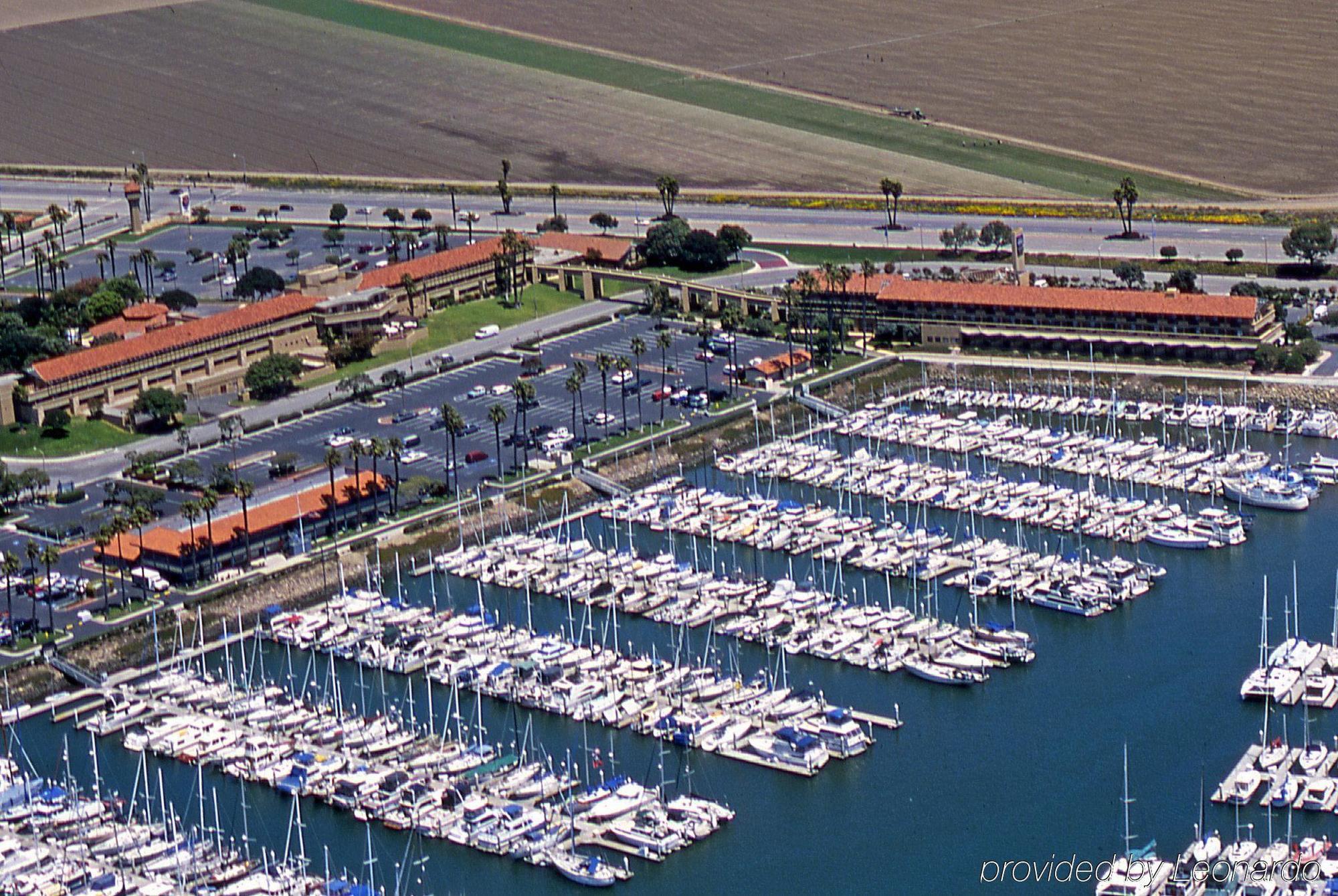 Holiday Inn Express Hotel & Suites Ventura Harbor By Ihg Exteriör bild