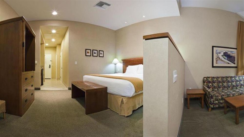 Holiday Inn Express Hotel & Suites Ventura Harbor By Ihg Exteriör bild