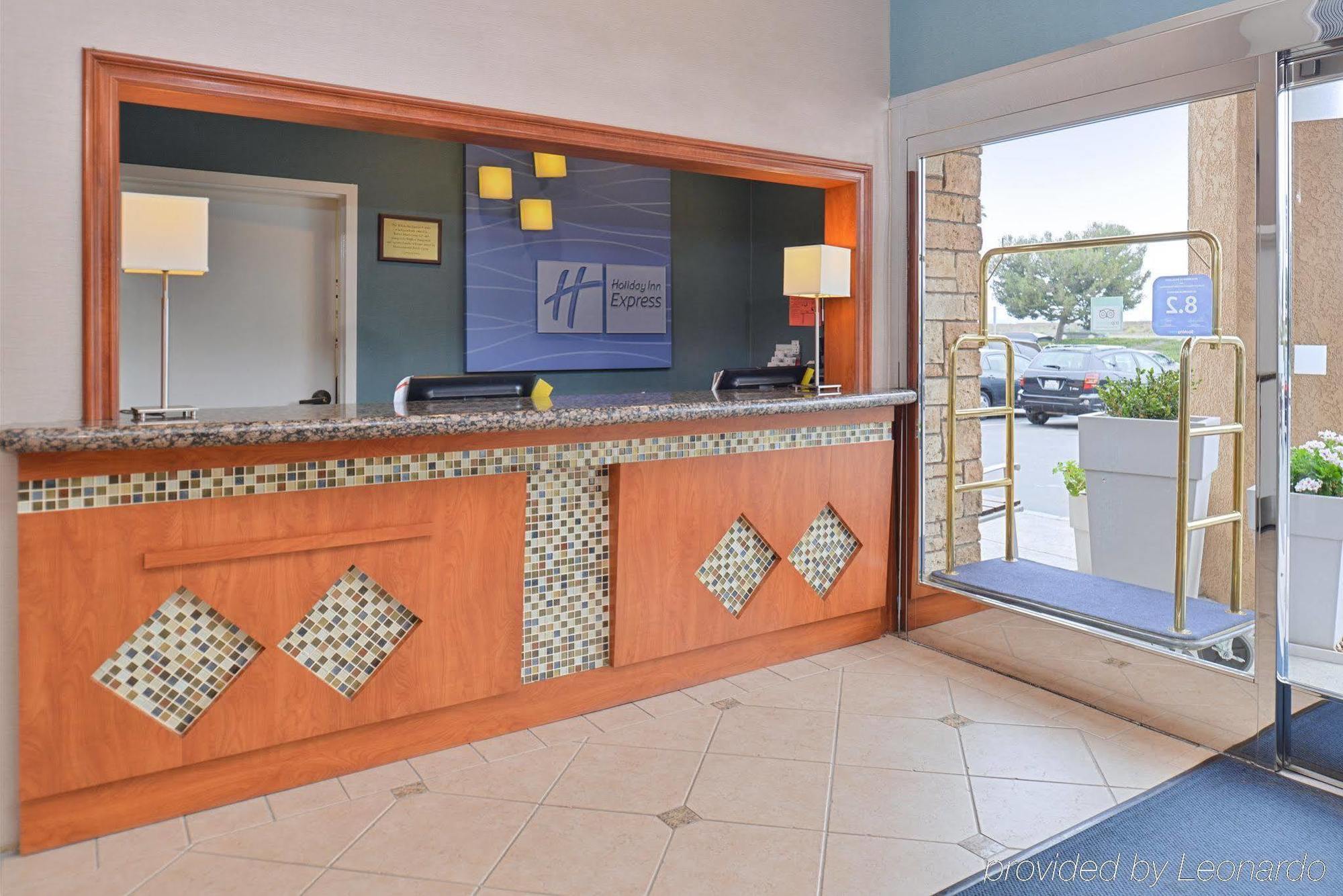 Holiday Inn Express Hotel & Suites Ventura Harbor By Ihg Exteriör bild