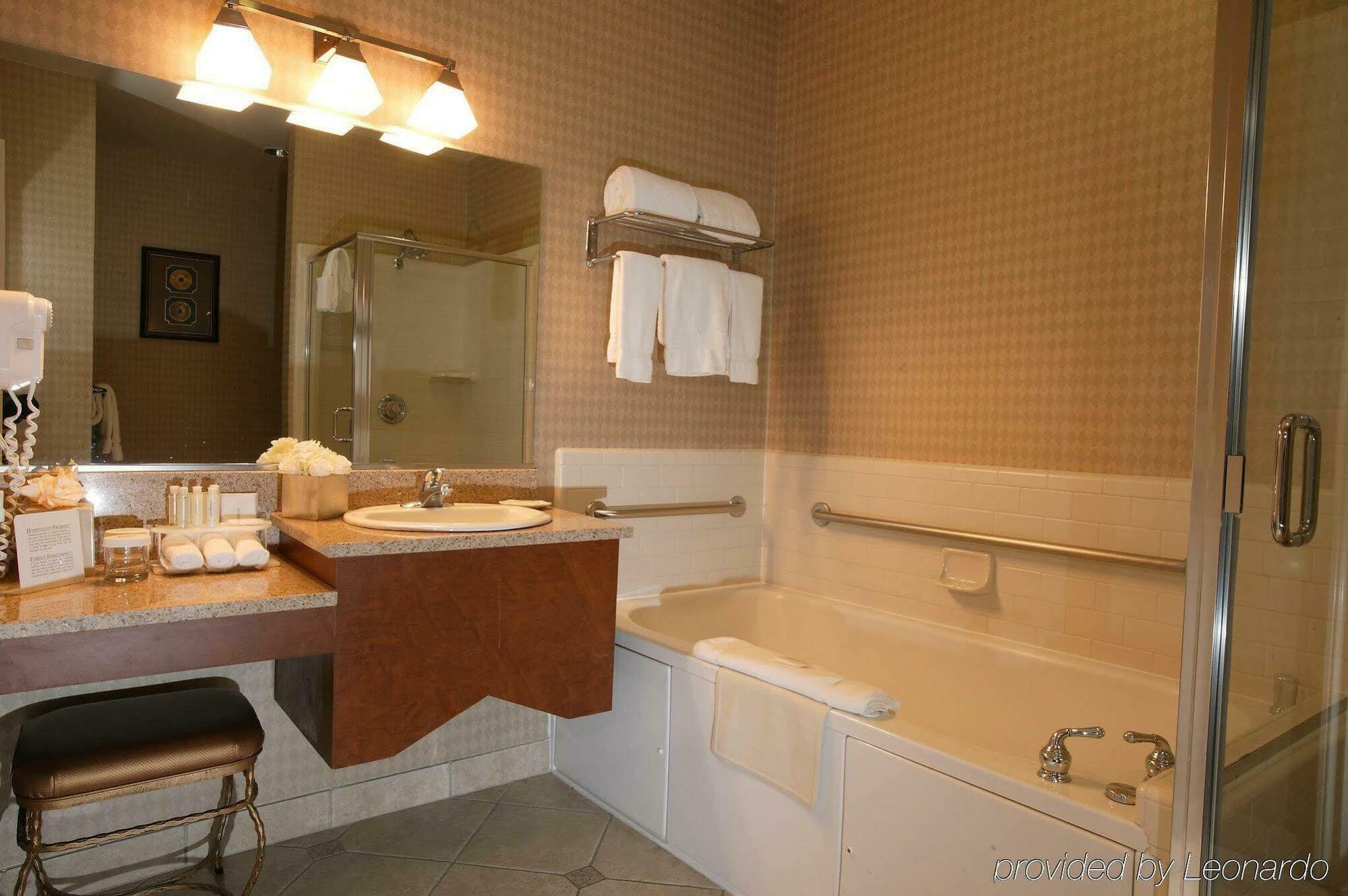 Holiday Inn Express Hotel & Suites Ventura Harbor By Ihg Exteriör bild